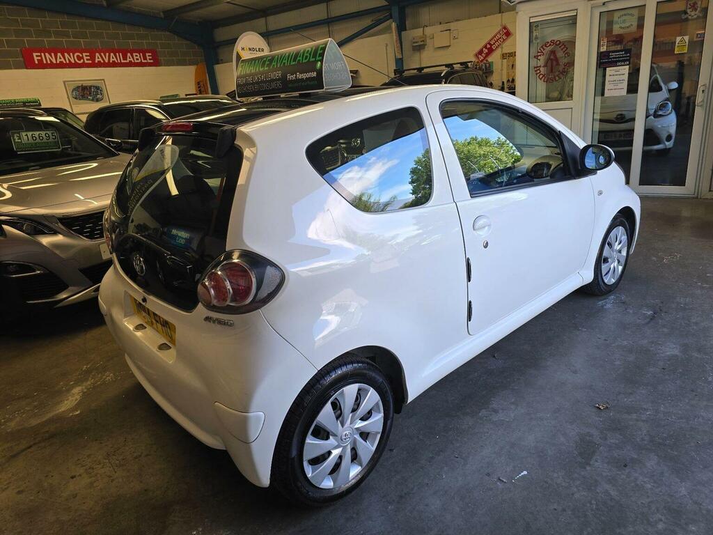Toyota Aygo 1.0 Vvt-i Move Euro 5 White #3