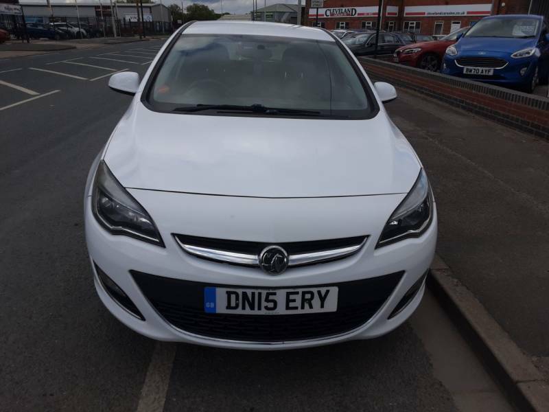 Vauxhall Astra 1.6I 16V Sri DN15ERY White #2