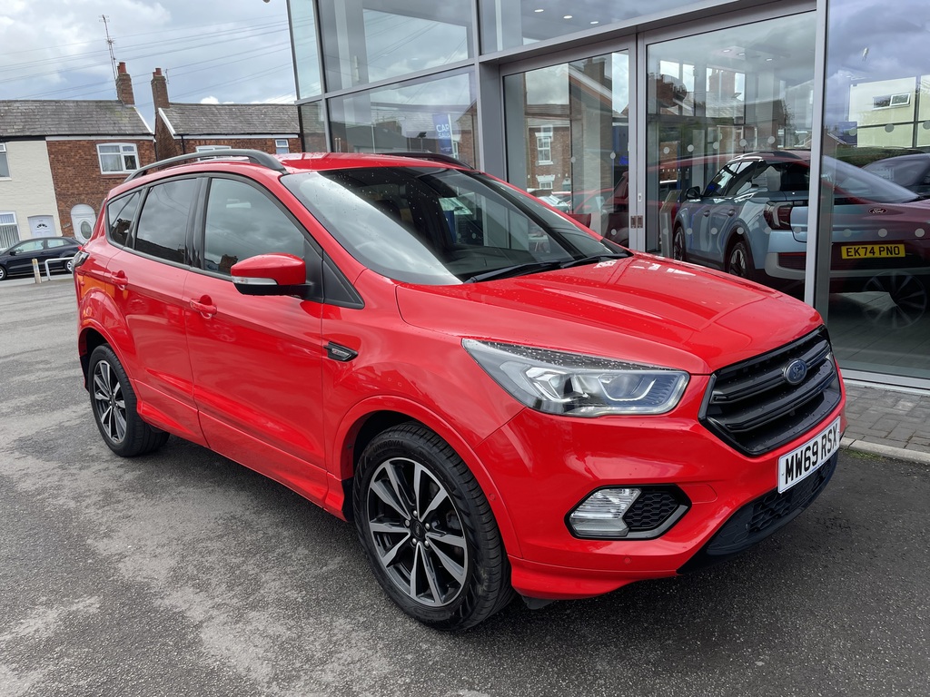 Ford Kuga 1.5 Ecoboost St-line 2Wd Red