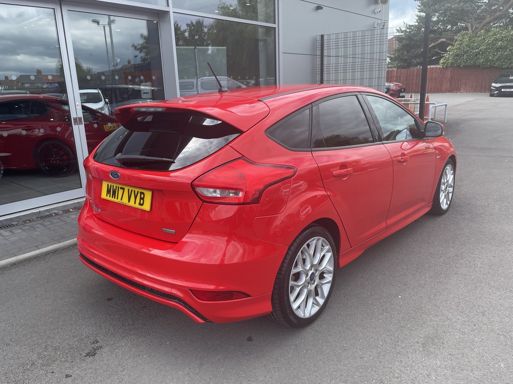 Ford Focus 1.0 Ecoboost 125 St-line Navigation MW17VYB Red #6