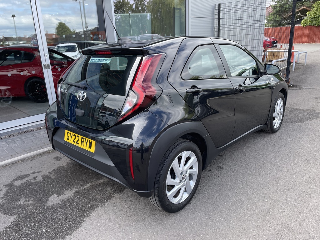 Toyota Aygo X 1.0 Vvt-i Pure Black #6