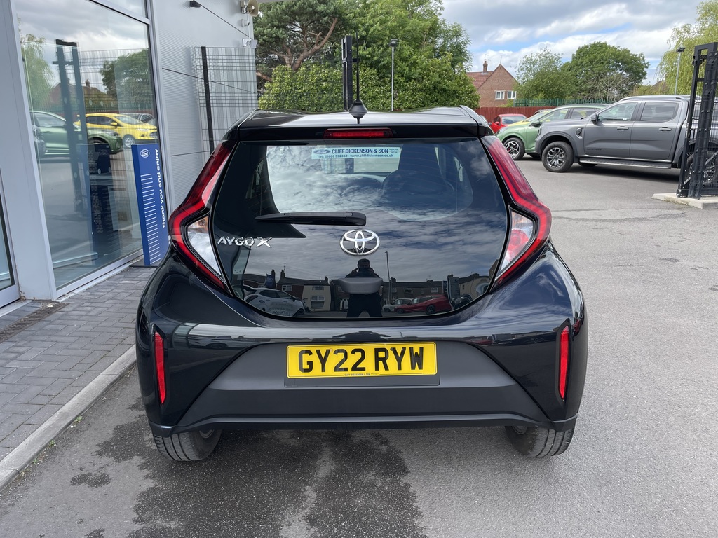 Toyota Aygo X 1.0 Vvt-i Pure Black #5
