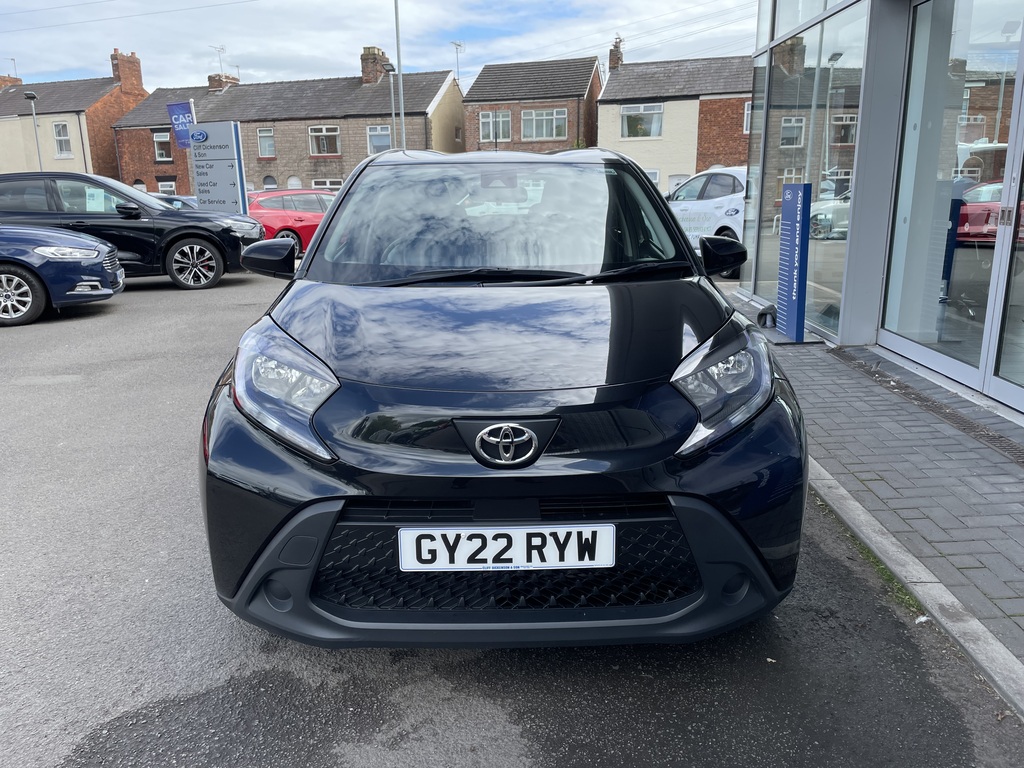Toyota Aygo X 1.0 Vvt-i Pure Black #2