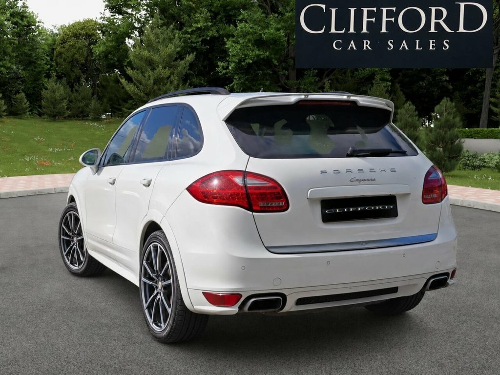 Porsche Cayenne 3L Null YB12SXH White #5