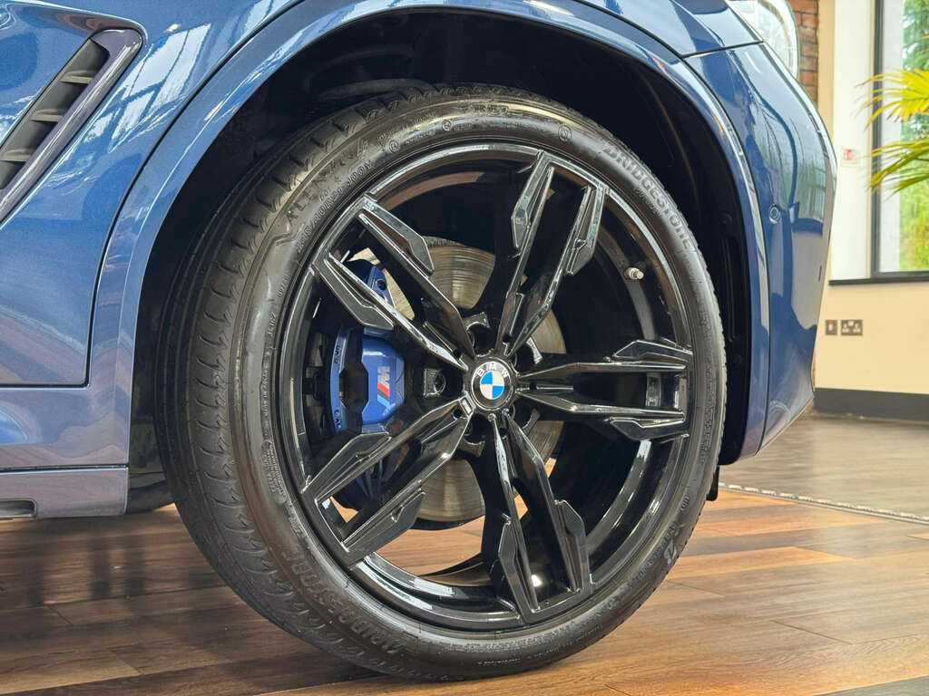 BMW X4  Red #4