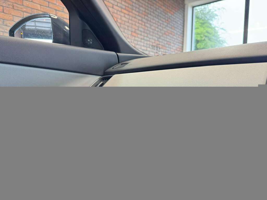 Jaguar E-Pace 1.5 P300e R-dynamic Hse Black Estate Grey #19