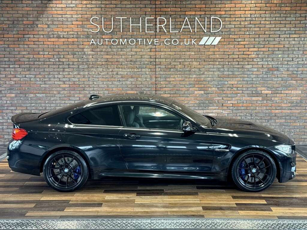 BMW M4 3.0 M4 Black #2