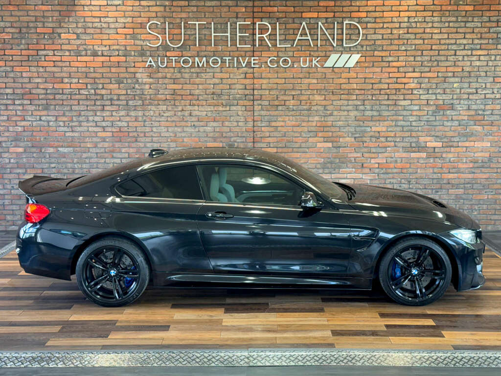 BMW M4 3.0 M4 Black #2