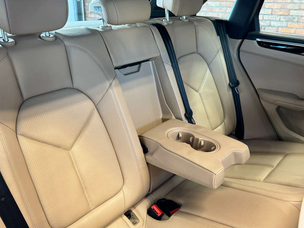 Porsche Macan For Sale In Little Gaddesden Black #21