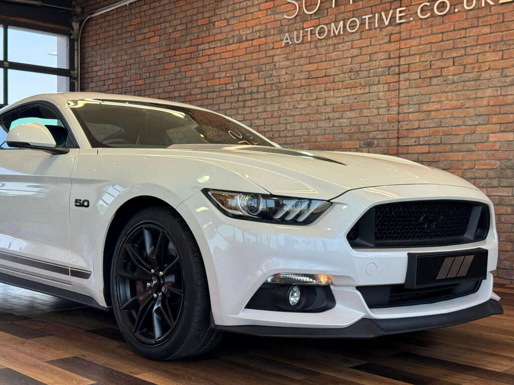 Ford Mustang 5.0 Mustang Shadow Edition White
