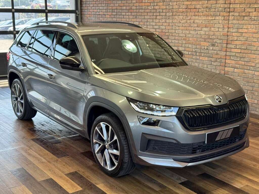 Skoda Kodiaq 1.5 Kodiaq Sportline Tsi Grey #4