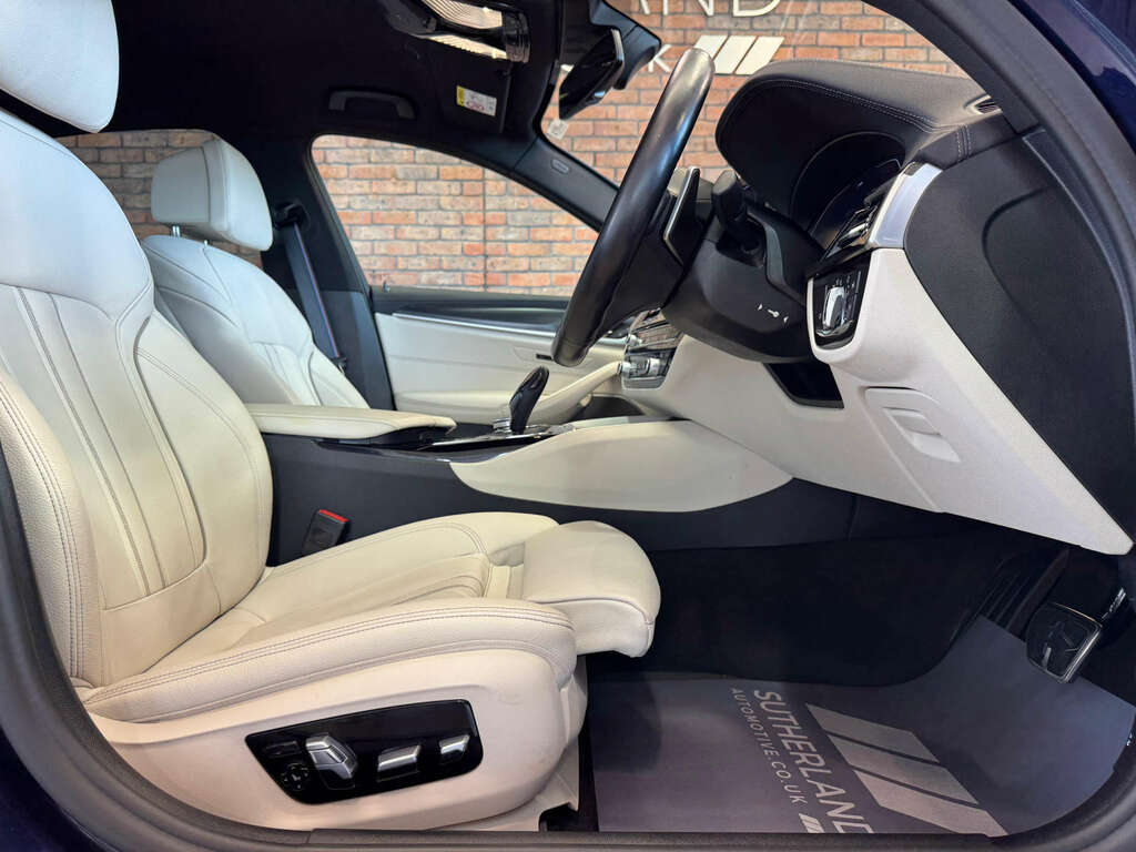BMW 5 Series 530D Xdrive Mht M Sport Blue #10
