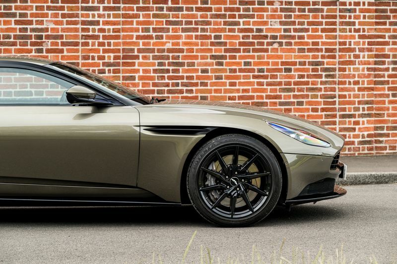 Aston Martin DB11 Volante Black #32