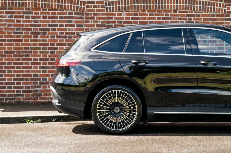 Mercedes-Benz EQC Electric Blue #20