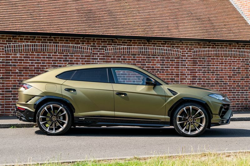 Lamborghini Urus --  #8