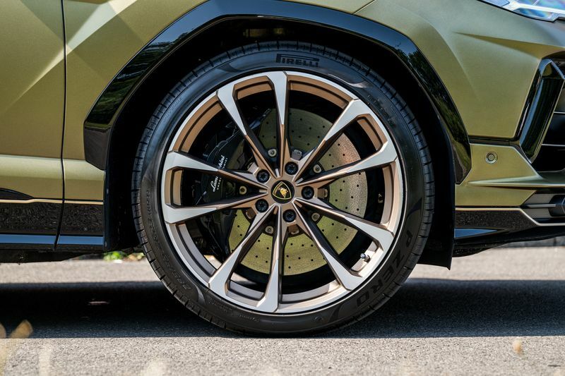 Lamborghini Urus --  #19