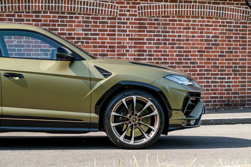 Lamborghini Urus --  #17