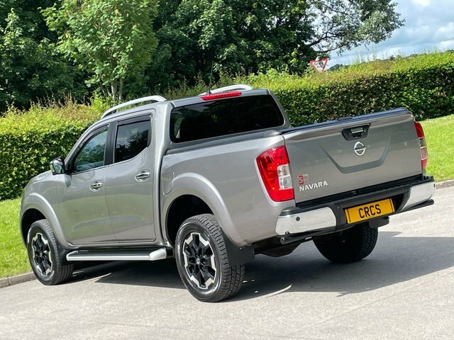 Nissan Navara 2.3 Dci Tekna Pickup Double Cab 4W Grey #4