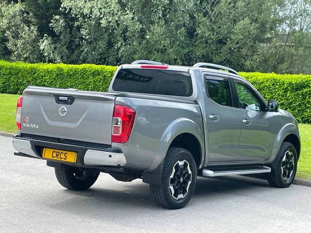 Nissan Navara 2.3 Dci Tekna Pickup Double Cab 4W Grey #3