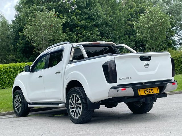 Nissan Navara 2.3 Dci Tekna Pickup Double Cab White #3