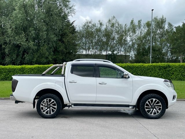 Nissan Navara 2.3 Dci Tekna Pickup Double Cab White #6
