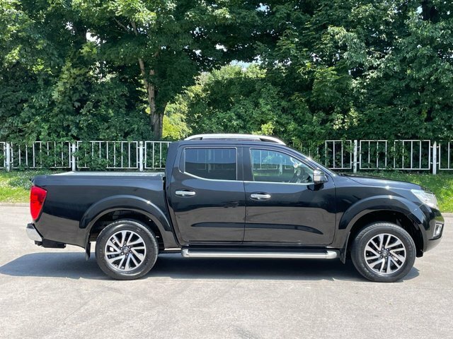 Nissan Navara 2.3 Dci Tekna Pickup Double Cab Black #4