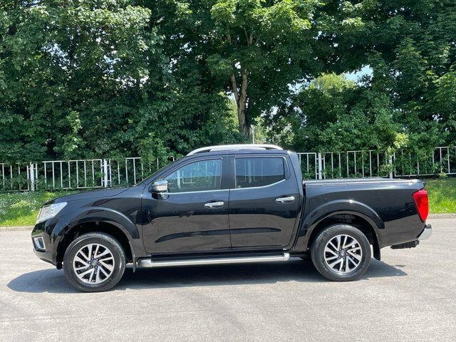 Nissan Navara 2.3 Dci Tekna Pickup Double Cab Black #3