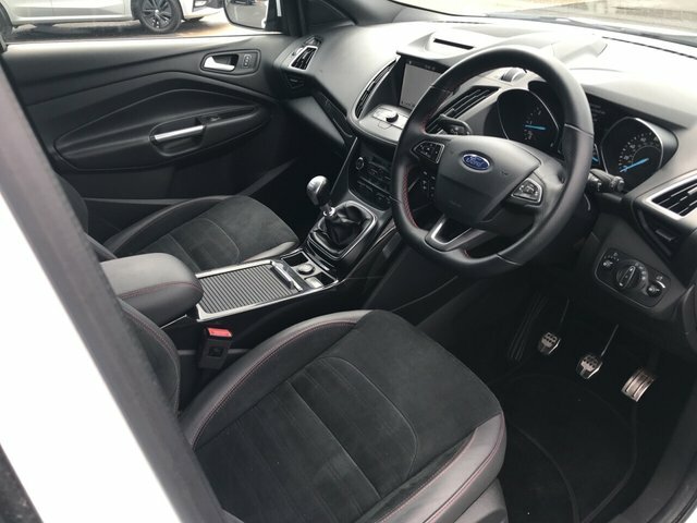 Ford Kuga 2.0 Tdci Ecoblue St-line Suv Eur PGZ3049 White #4