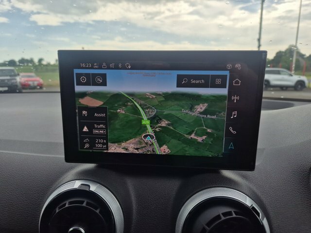 Audi Q2 1.5 Tfsi Cod 35 S Line Suv S Tronic Eur White #5