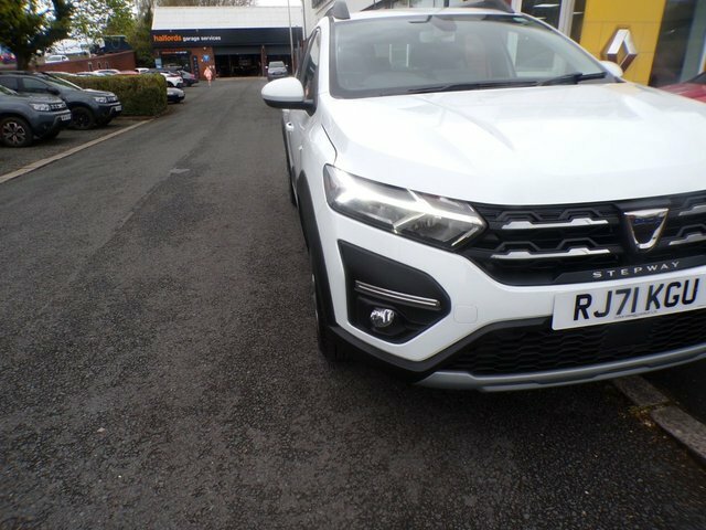 Dacia Sandero Stepway Tce Comfort Hatchback RJ71KGU White #6