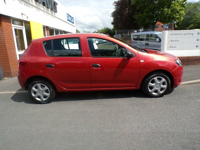 Dacia Sandero Ambiance Hatchback Red #5