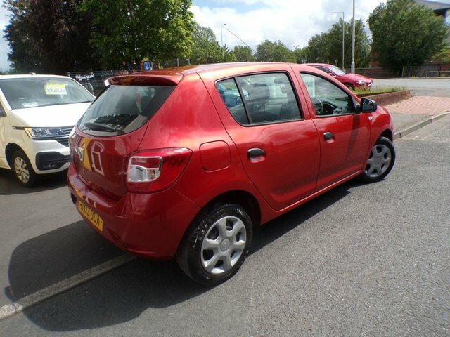 Dacia Sandero Ambiance Hatchback Red #4