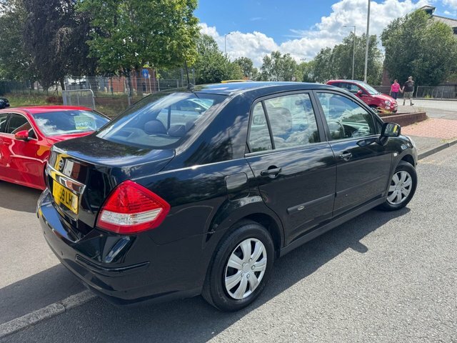 Nissan Tiida Saloon Black #4