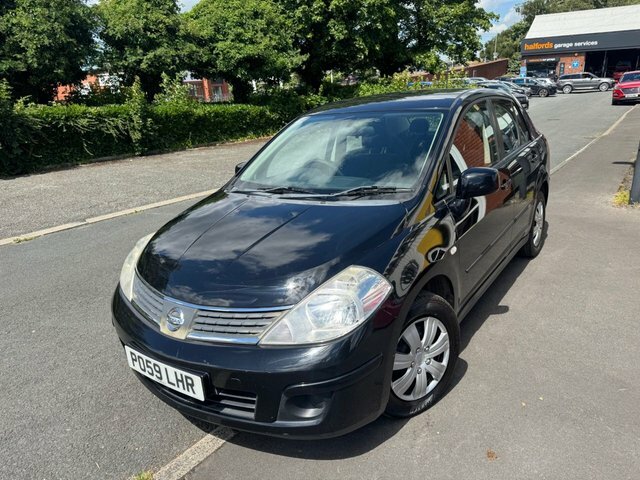 Nissan Tiida Saloon Black #3