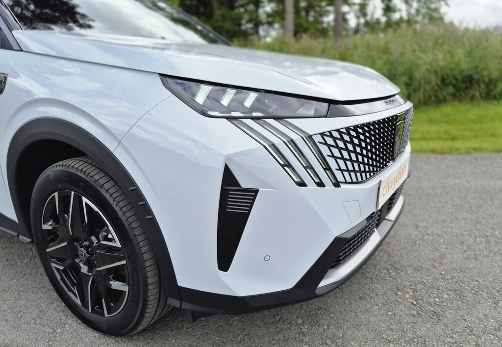 Peugeot 3008 Suv 3008 Gt Hybrid 1.2 145 E-dsc6 202525 White #5