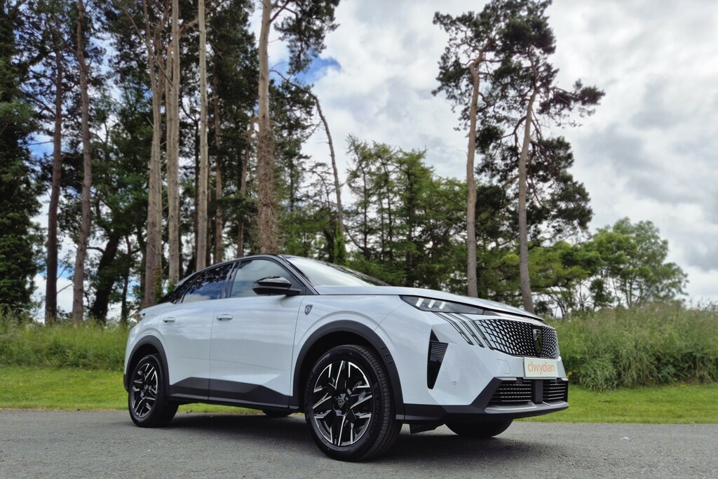 Peugeot 3008 Suv 3008 Gt Hybrid 1.2 145 E-dsc6 202525 White #4