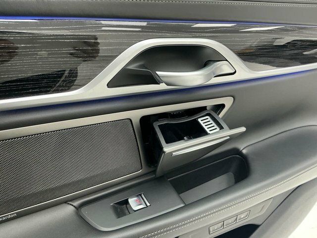 BMW 7 Series 730D Xdrive M Sport Saloon Black #31