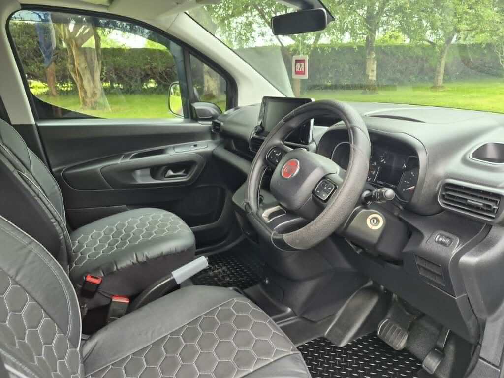 Fiat Doblo 1.6 Multijet 16V 90 Tecnico Van Start Stop Red #11