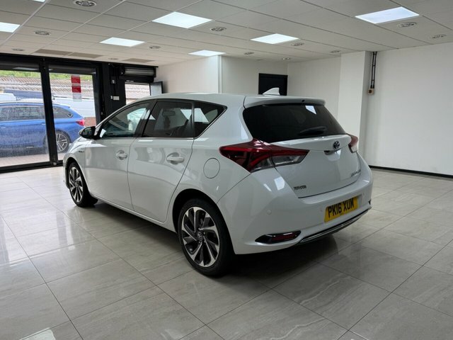 Toyota Auris 2016 1.8 Vvt-h Design Hatchback Hybrid PK16XUM White #5