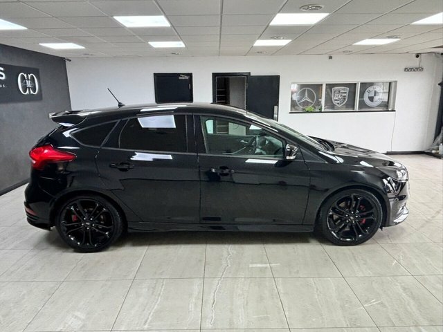 Ford Focus 2017 2.0T Ecoboost St-2 Hatchback Manua VX67MPU Black #2