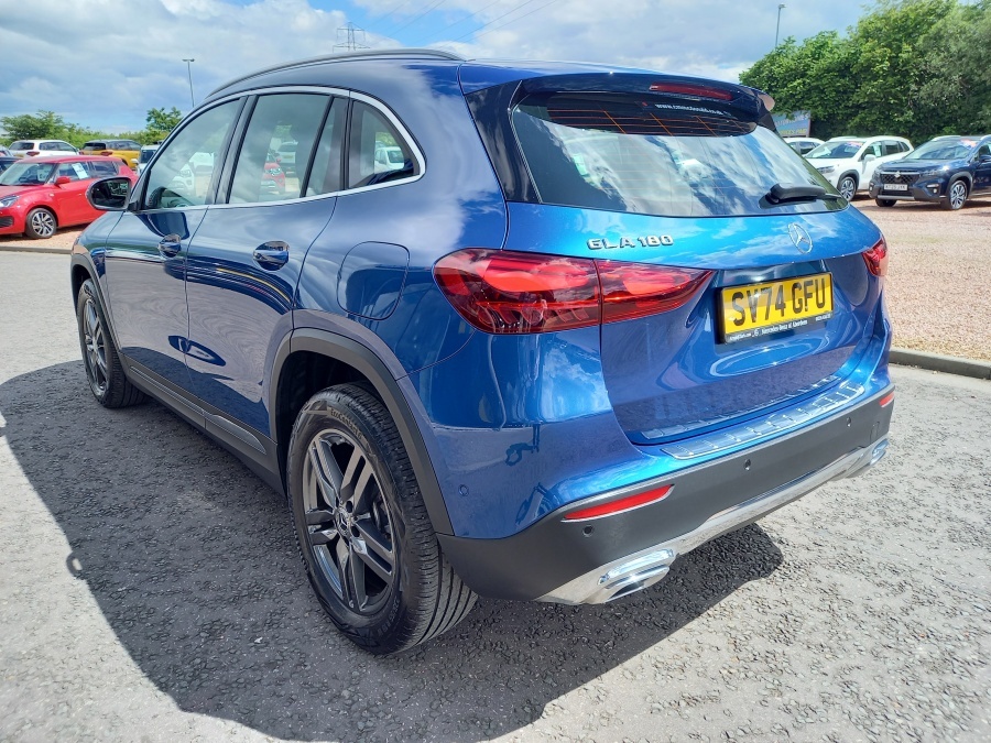 Mercedes-Benz GLA Class Gla 180 Sport Edition Blue #5