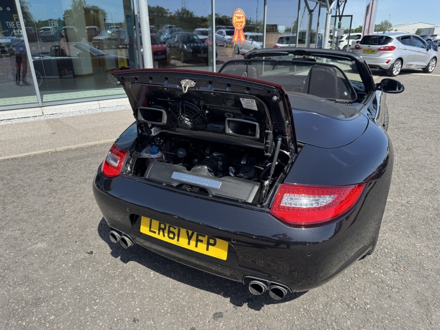 Porsche 911 Gts Cabriolet Pdk 17 White #34