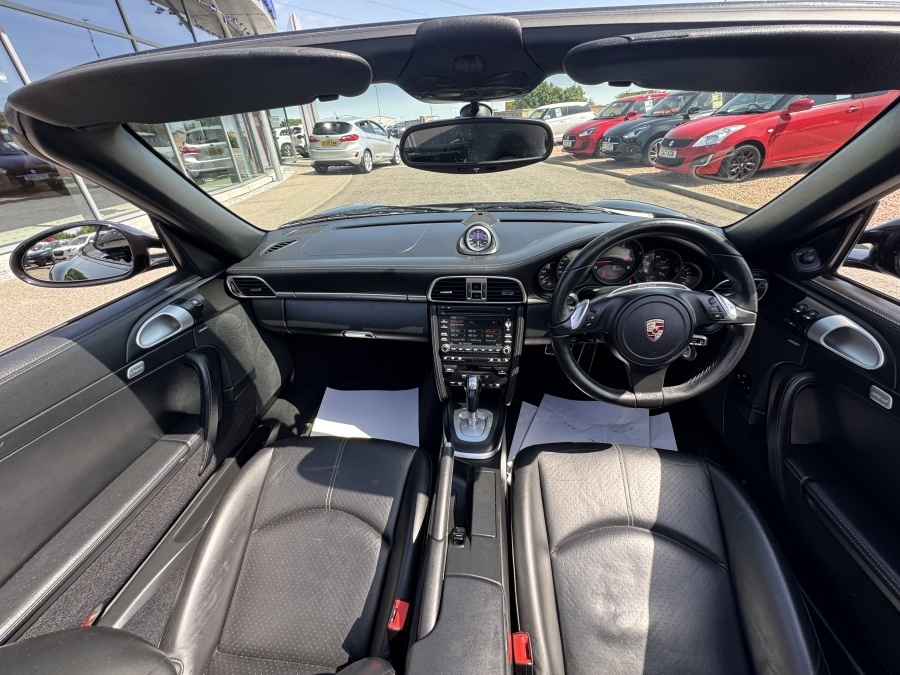 Porsche 911 Gts Cabriolet Pdk 17 White #16