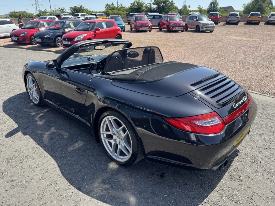 Porsche 911 Gts Cabriolet Pdk 17 White #13
