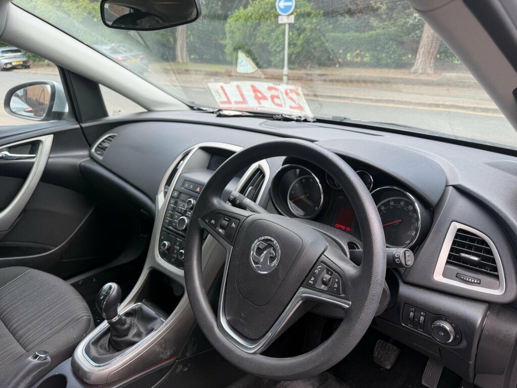 Vauxhall Astra Hatchback Black #6