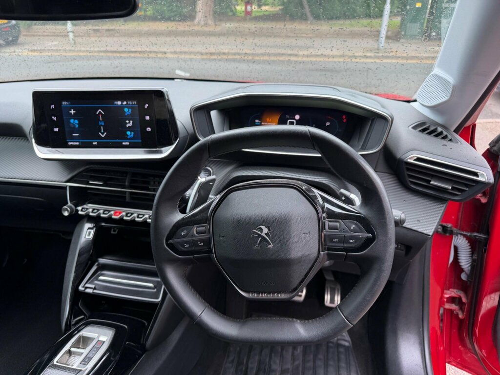 Peugeot 208 1.2 Puretech Allure Premium Eat Euro 6 Ss Red #2