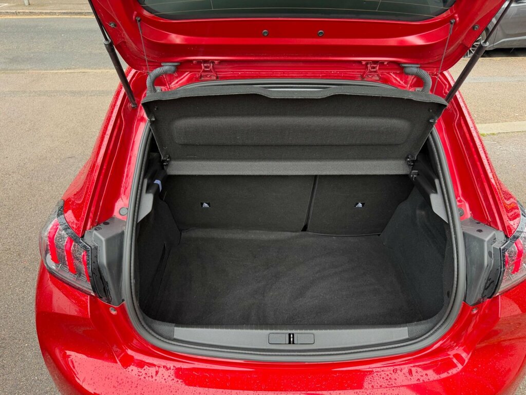 Peugeot 208 1.2 Puretech Allure Premium Eat Euro 6 Ss Red #3