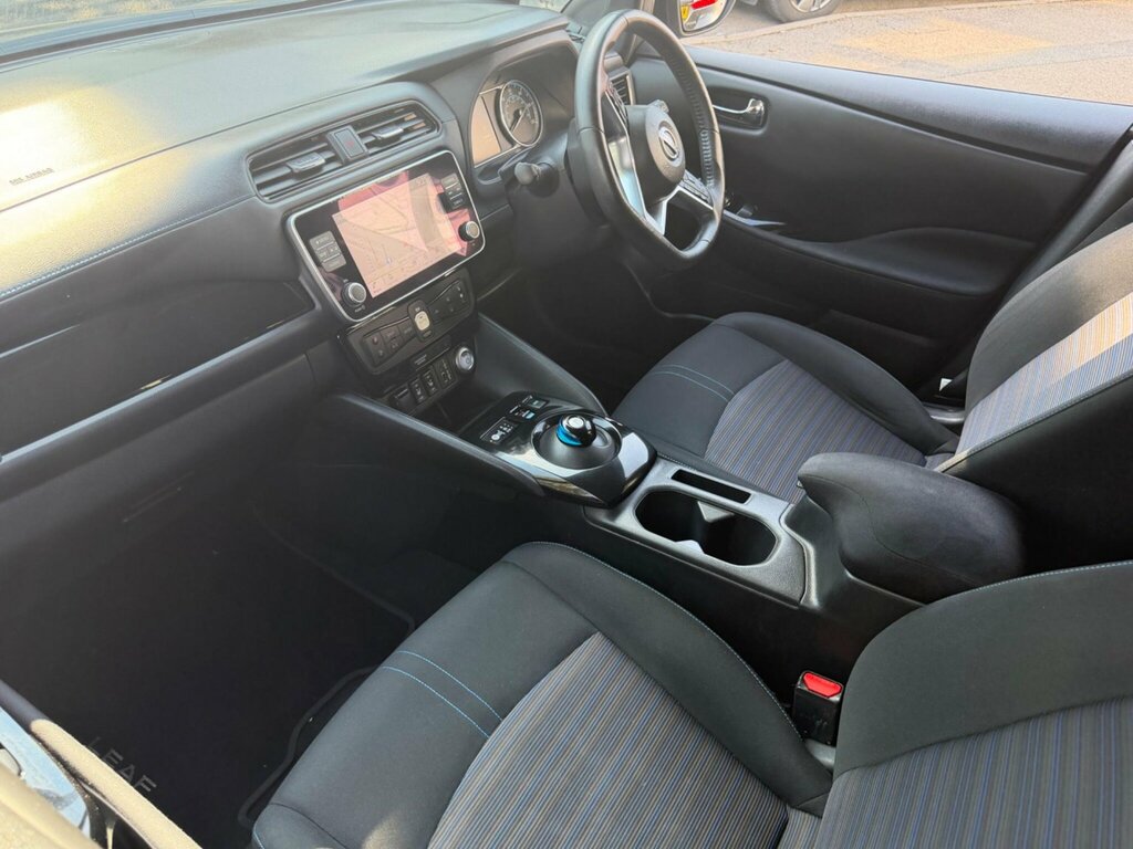 Nissan Leaf 39Kwh N-connecta Grey #5