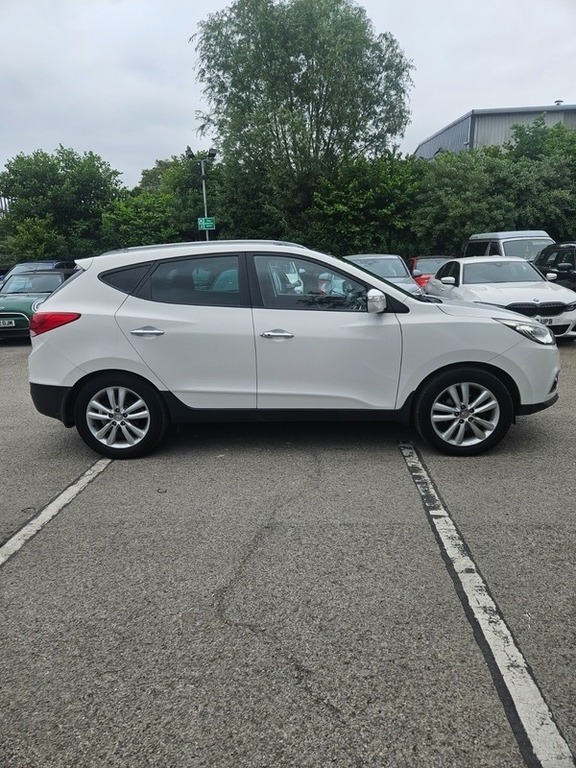 Hyundai Ix35 Crdi Premium White #4