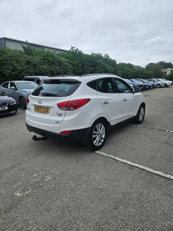 Hyundai Ix35 Crdi Premium White #5